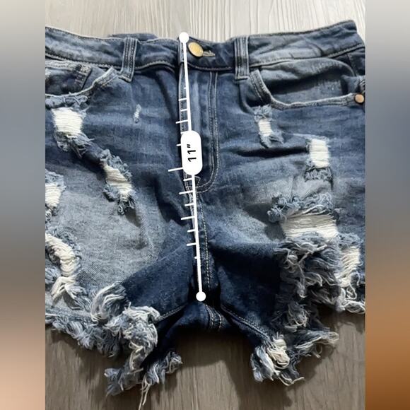 Kendall & Kylie Medium Wash Mid Rise Distressed Shorts Size 28 - Picture 7 of 8
